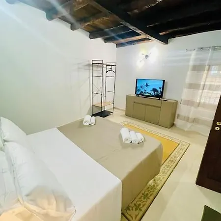 Apartament Biscottari's